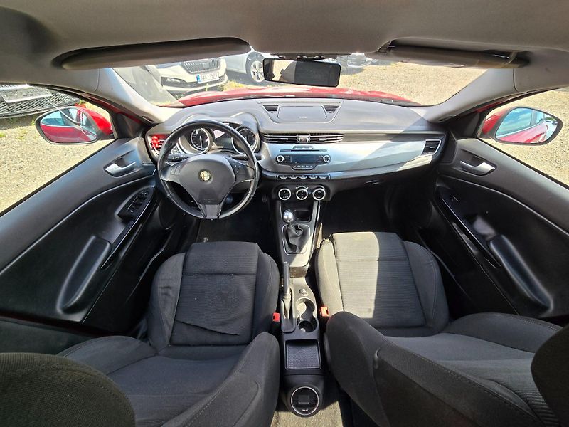 Alfa Romeo Giulietta (2011) 1.4T Exclusive - fotka 13 z 22