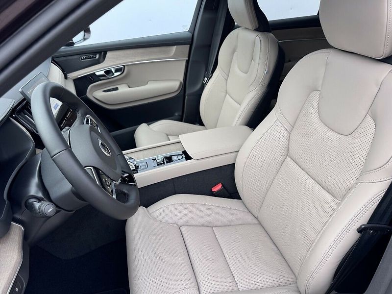 Volvo XC90 PLUS BRIGHT B5 AWD 184 kW - fotka 12 z 28