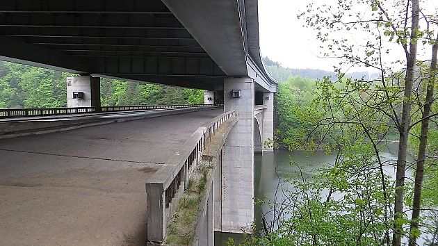 Vojslavický dvojmost na dálnici D1 přes řeku Želivku mezi obcemi Píšť a Vojslavice., zdroj: Wikimedia Commons, Jiří Sedláček, CC BY-SA 4.0