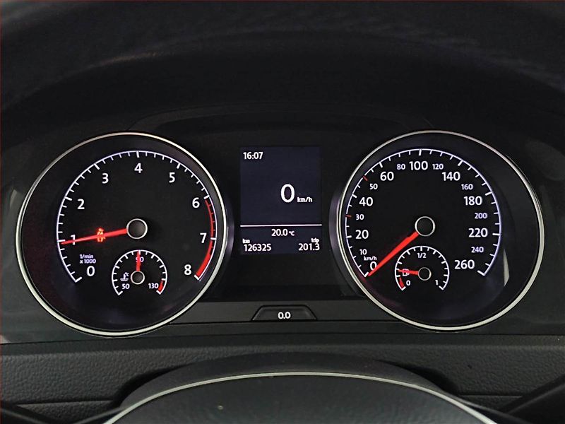 Volkswagen Golf (2018) Highline 1.0 TSI, Tempomat - fotka 11 z 17