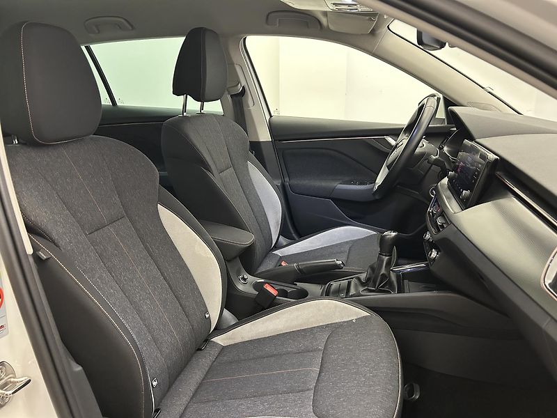 Škoda Scala 1.0 TSI Style - fotka 17 z 21