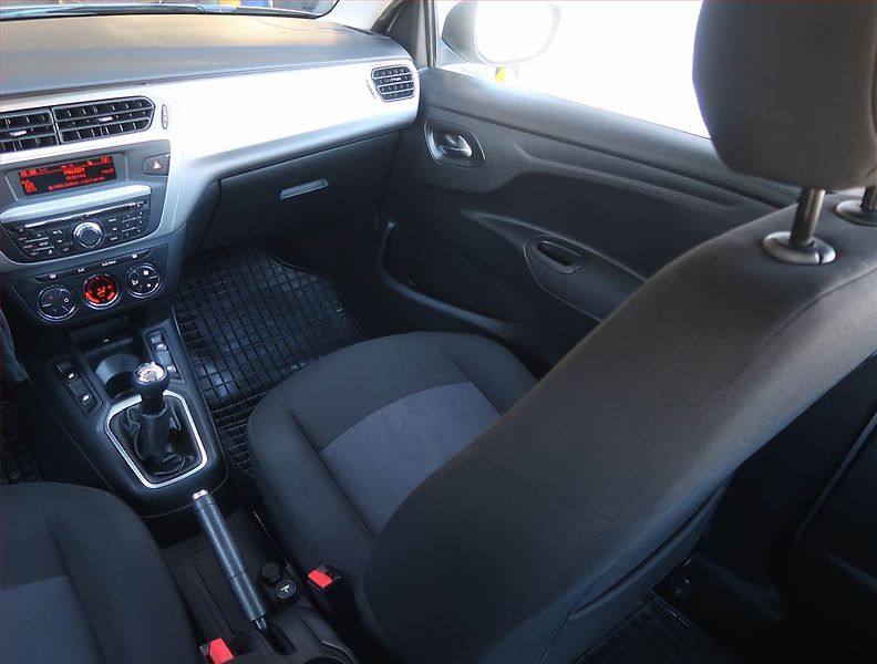 Citroën C-Elysée (2013) Selection 1.6 VTi, Serv.kniha - fotka 8 z 15