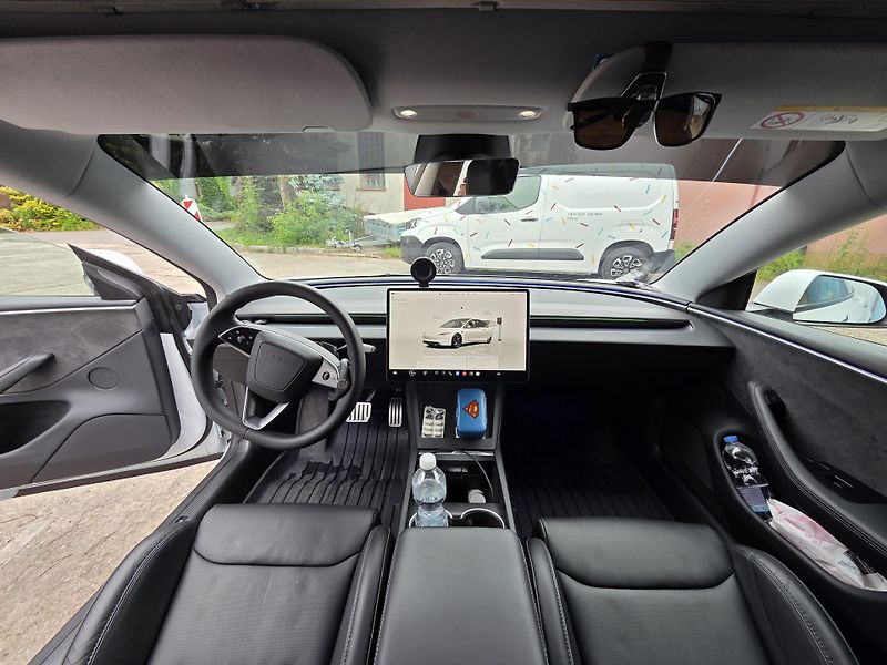 Tesla Model 3 (2024) Performance Highland  - fotka 8 z 14