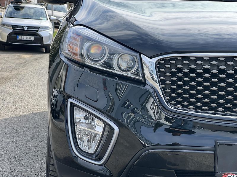 Kia Sorento 2.2CRDi REBEL 4x4 KŮŽE 7MÍST - fotka 47 z 52
