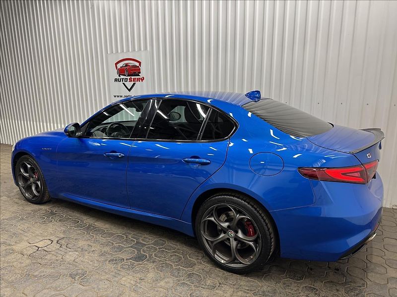 Alfa Romeo Giulia 206kW Q4 VELOCE 1.MAJITEL - fotka 5 z 39