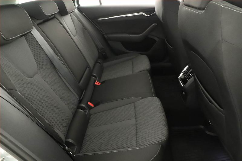 Škoda Octavia (2022) Style 1.5 TSI e-tec - fotka 7 z 14