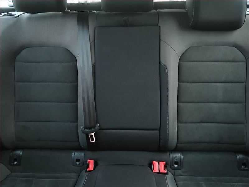 Volkswagen Golf (2019) 2.0 TDI, Automat, Serv.kniha - fotka 10 z 16