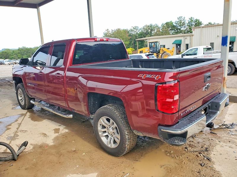 Chevrolet Silverado (2017) Auto na cestě - fotka 2 z 12