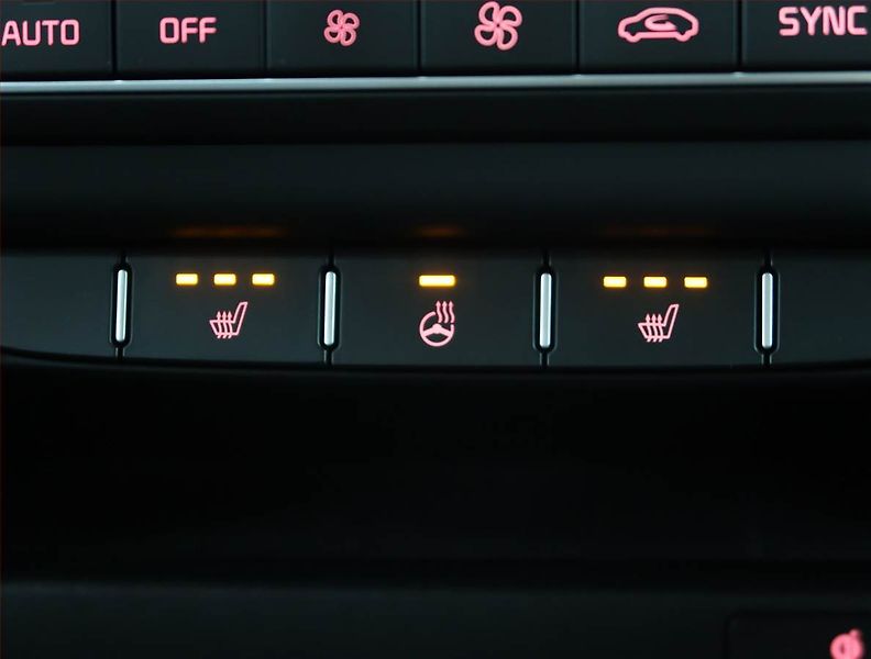 Kia Ceed (2022) Top 1.5 T-GDI, Automat, ČR - fotka 19 z 21