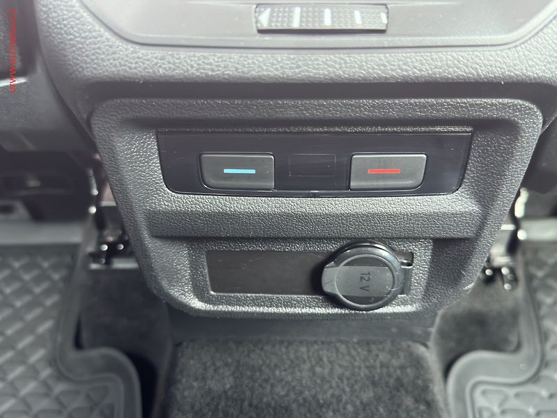 Volkswagen Tiguan (2021) 2.0 TDi 4x4, DSG, LED, kamera - fotka 11 z 21
