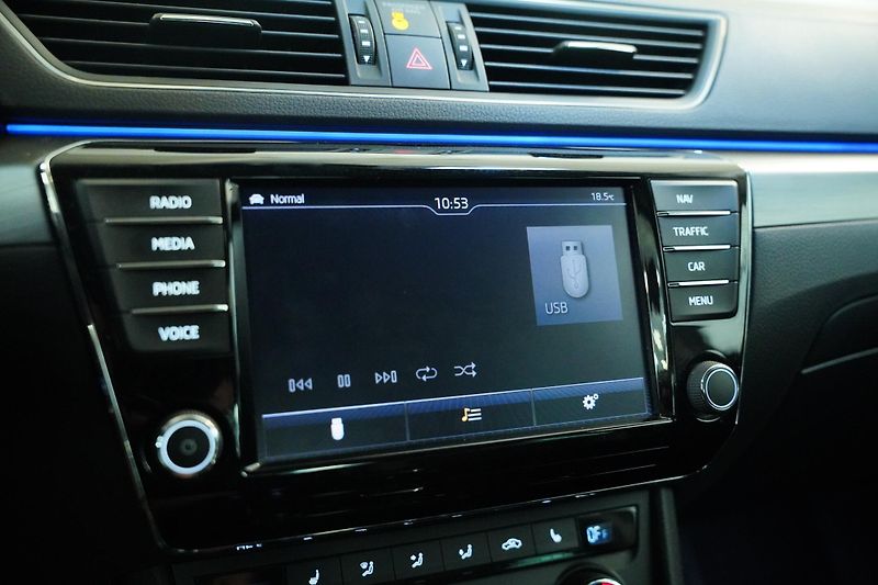Škoda Superb - fotka 20 z 28