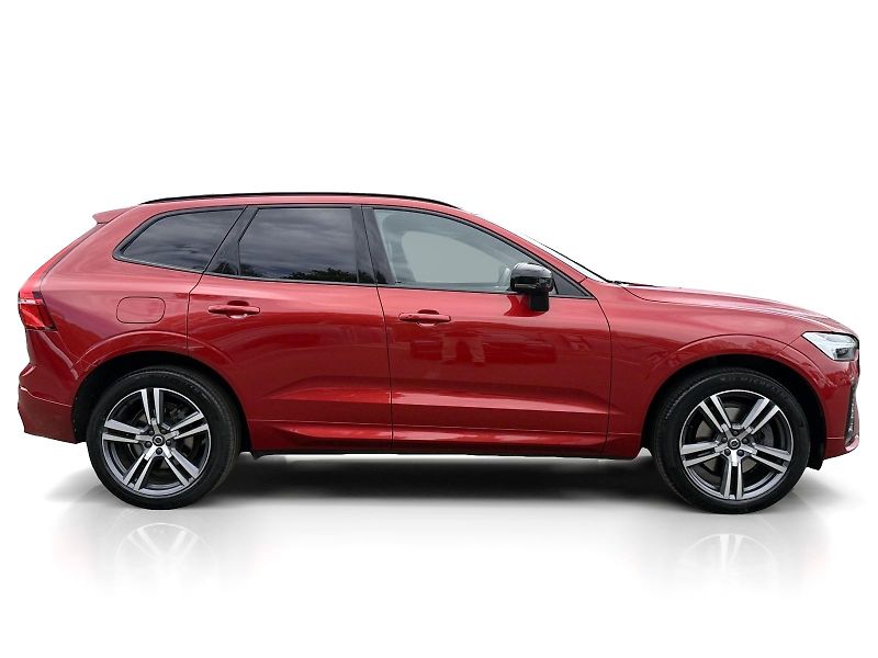 Volvo XC60 B5 AWD (benzín) // REZERVACE - fotka 7 z 48