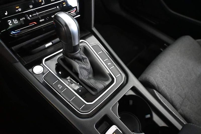 Volkswagen Passat (2023) 2.0 LED DSG ACC Kamera Tažné T - fotka 22 z 34
