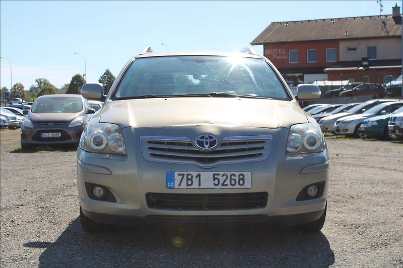 Toyota Avensis 2,2 D4-D  DIG.KLIMA, STK 4/27 - fotka 2 z 24