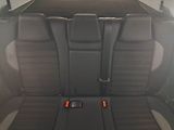 Peugeot 2008 (2018) 1.2 PureTech, Automat - náhled 10