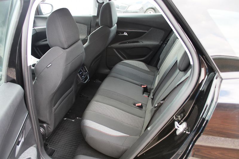 Peugeot 3008 (2018) 1,5HDI NAVI KLIMA  TEMPOMAT AL - fotka 10 z 15