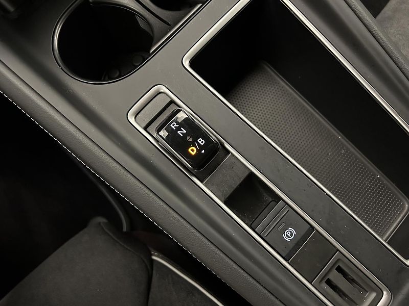 Škoda Karoq SportLine - fotka 16 z 24