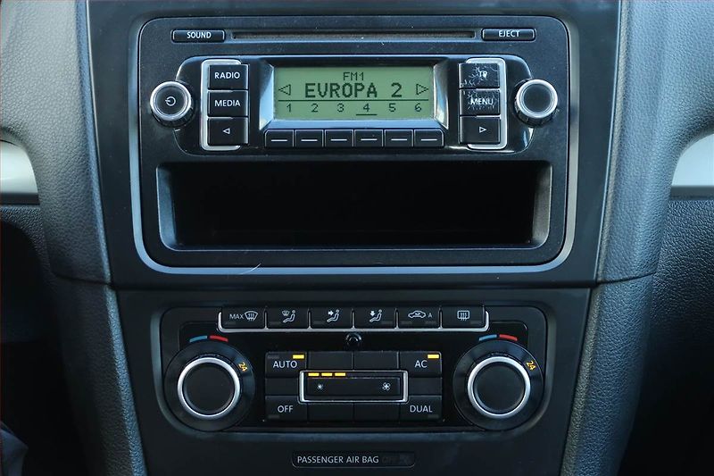 Volkswagen Golf (2009) 2.0 TDI, Serv.kniha, po STK - fotka 12 z 16
