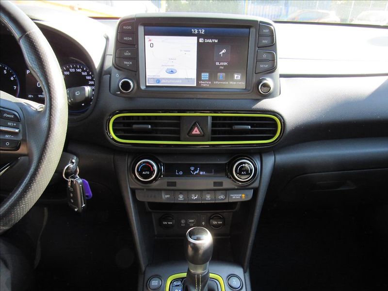 Hyundai Kona 1,6 T-GDI 4x4 Aut Best of Styl - fotka 15 z 36