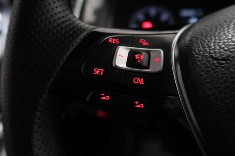 Volkswagen Multivan 2,0 TDI DSG 4MOTION HIGHLINE - fotka 14 z 45