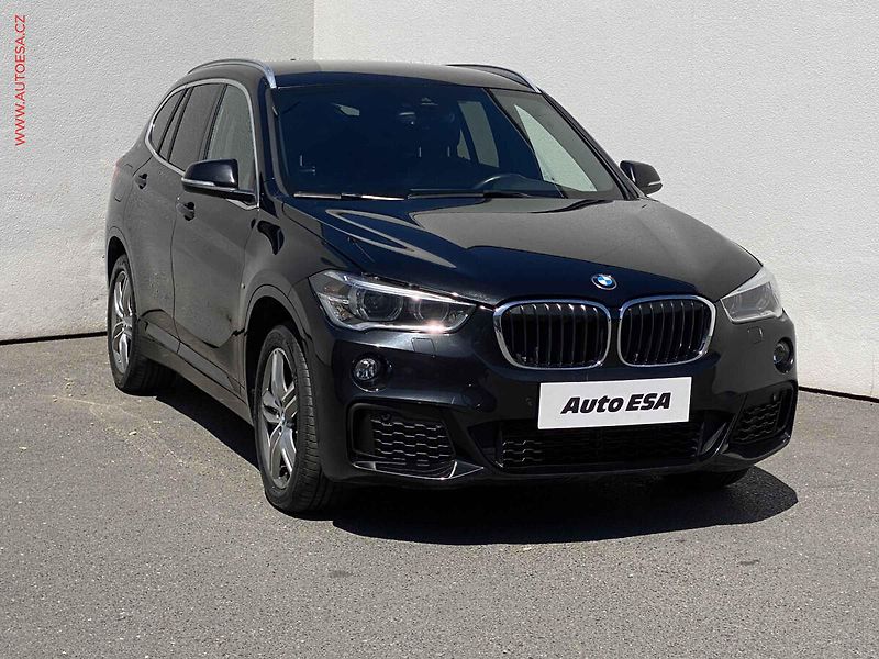 BMW X1 (2018) 2.0 D xDrive 20d, ČR, M - fotka 1 z 24