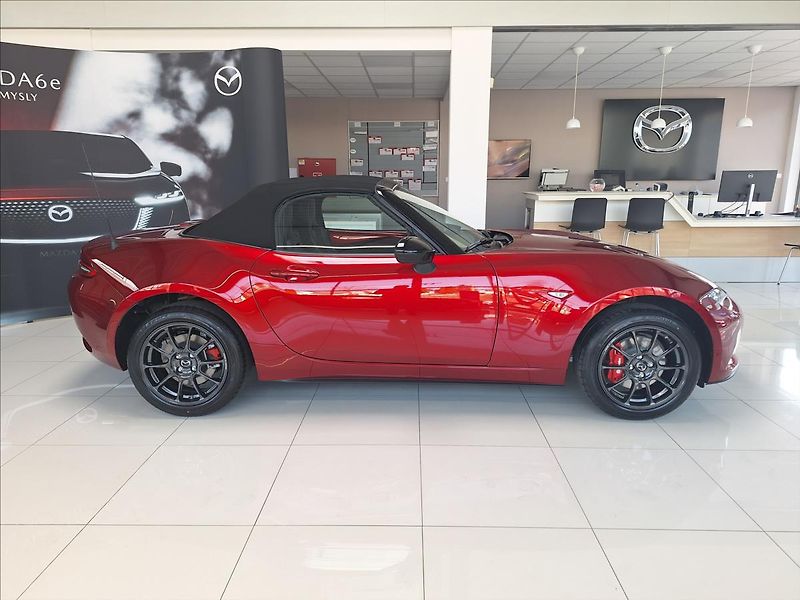Mazda MX-5 (2026) 1.5 2ST G 132k 6MT RWD Homura - fotka 3 z 10