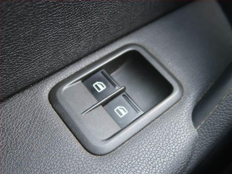 Škoda Yeti (2012) 2.0 TDI, Park. senzory - fotka 16 z 16
