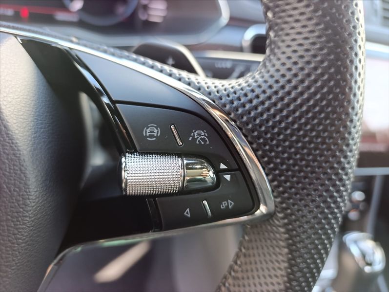 Škoda Superb 2,0 TDi DSG 4x4 Tažné 1maj.,ČR - fotka 29 z 46