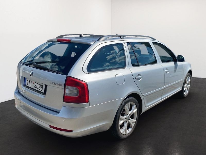 Škoda Octavia (2011) 1.4 TSI 90kw, Elegance, NOVÁ S - fotka 4 z 17