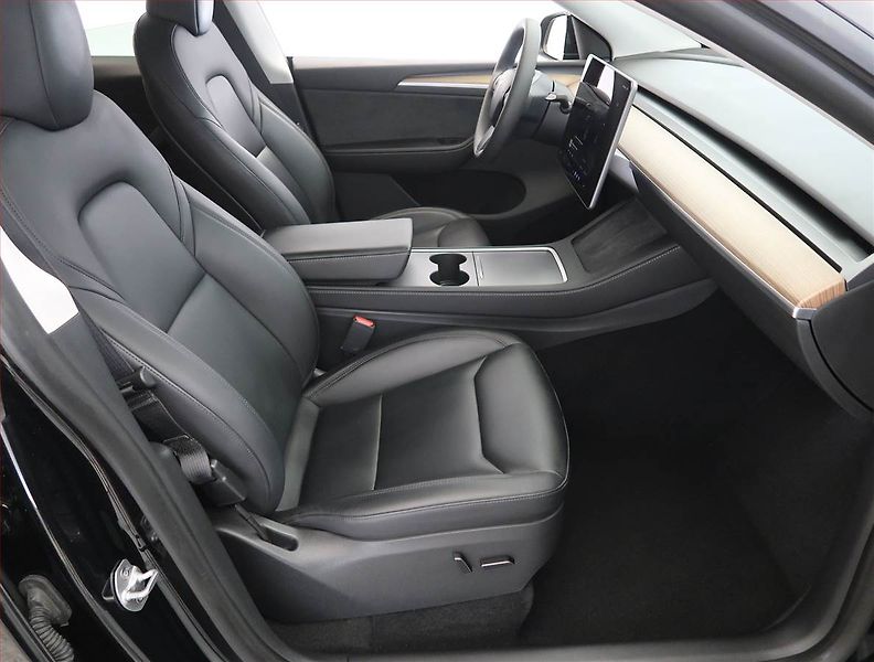 Tesla Model Y (2023) Long Range AWD 79kWh, SoH 93% - fotka 9 z 33