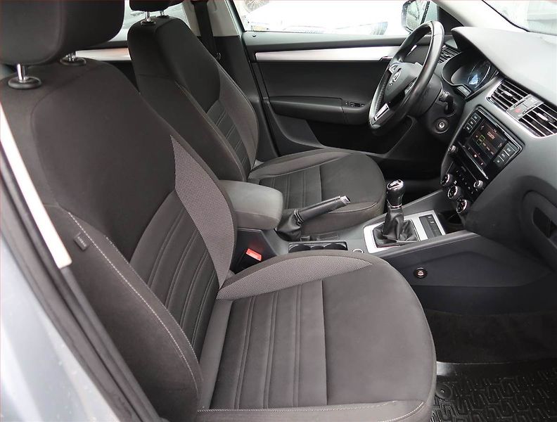 Opel Crossland X (2021) Enjoy 1.2, ČR,1.maj - fotka 7 z 15