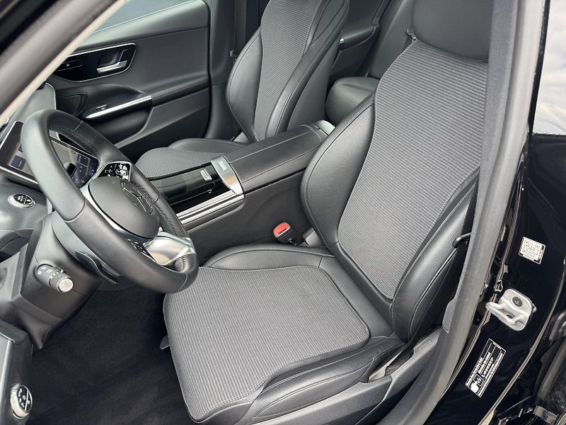 Mercedes-Benz Třídy C (2023) C 220d 4MATIC AVANTGARDE Tažné - fotka 23 z 25