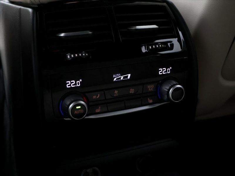 BMW Řada 6 3,0 250kW 640i xD GT CZ DPH - fotka 37 z 46
