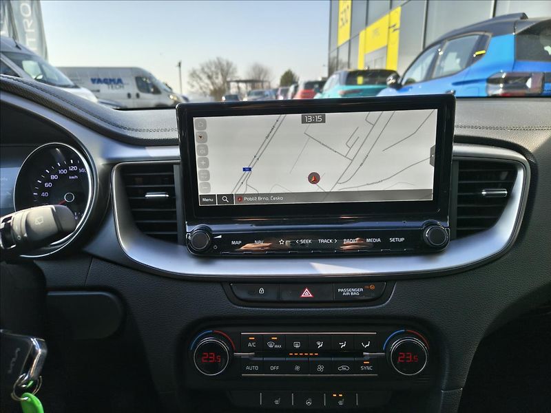 Kia Ceed 1,5 T-GDi 118kw  TOP - fotka 10 z 14