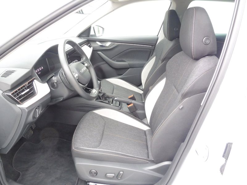 Škoda Kamiq (2025) Top Selection 1,0 TSI 85kW DSG - fotka 7 z 30