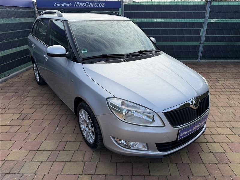 Škoda Fabia II 1.2 TSI Ambition - fotka 3 z 17