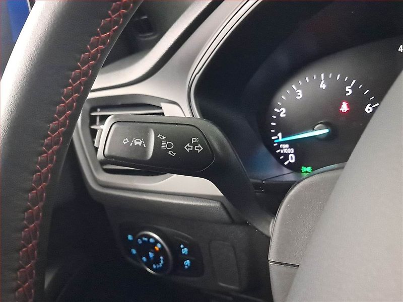 Ford Focus (2018) ST-Line 1.0 EcoBoost - fotka 22 z 22