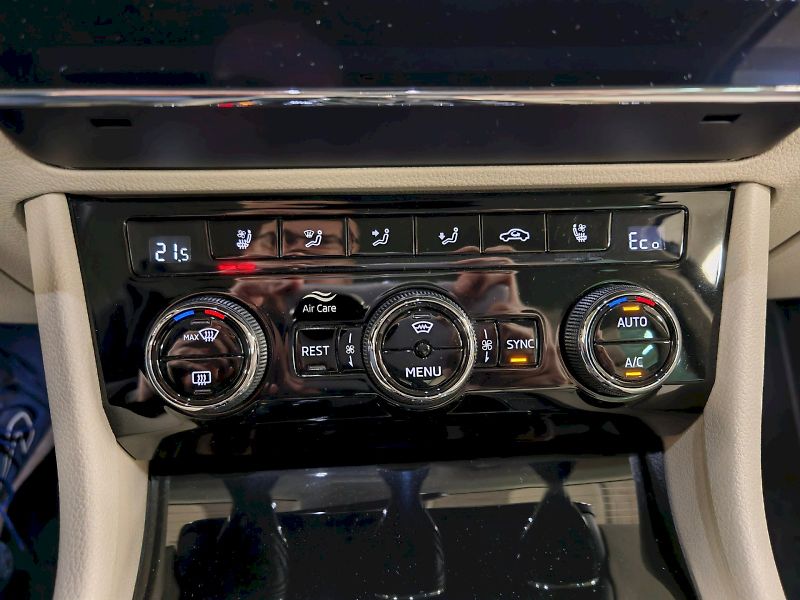 Škoda Superb (2024) iV 1.4 TSI 160 kW DSG L&K - fotka 16 z 29