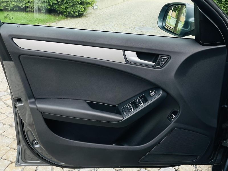 Audi A4 3.0TDI QUATTRO VÝHŘEV SERVISKA - fotka 27 z 41