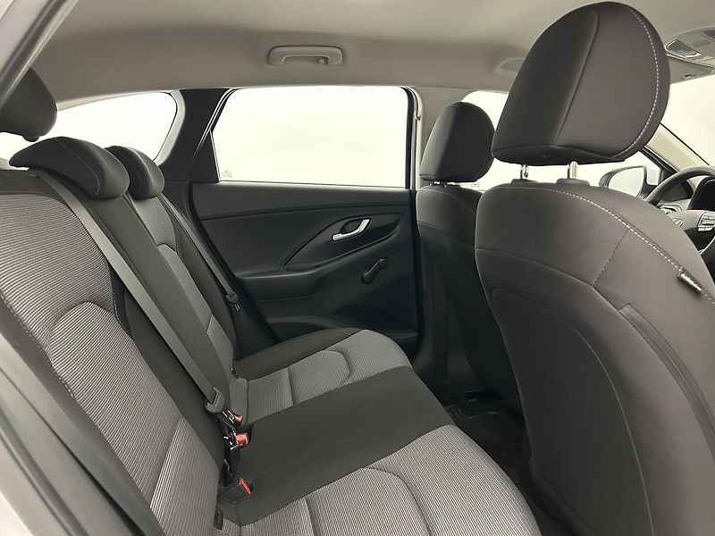 Hyundai i30 1.0 TGDI  Start Plus - fotka 15 z 22