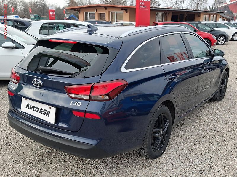 Hyundai i30 (2020) 1.6CRDi, ČR, LED, navi - fotka 4 z 23