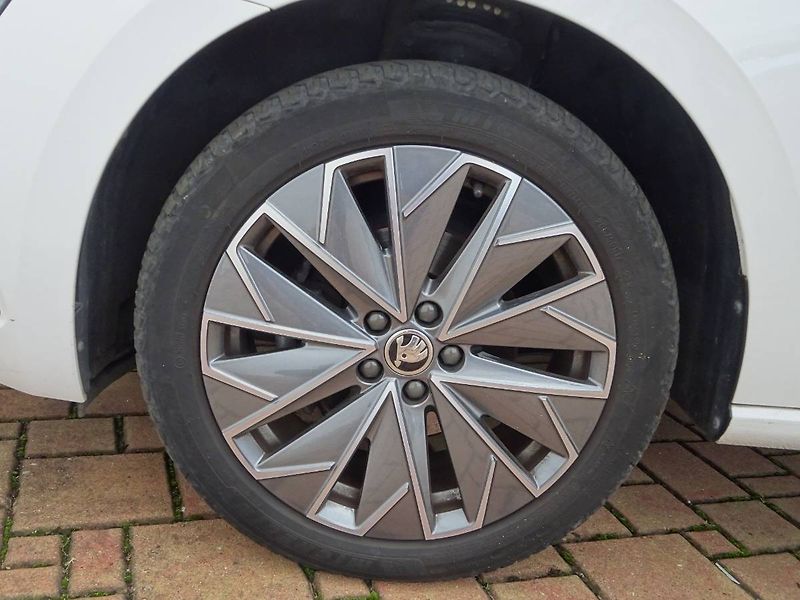 Škoda Scala (2023) 1,0TSi /81kW Tour - fotka 10 z 29