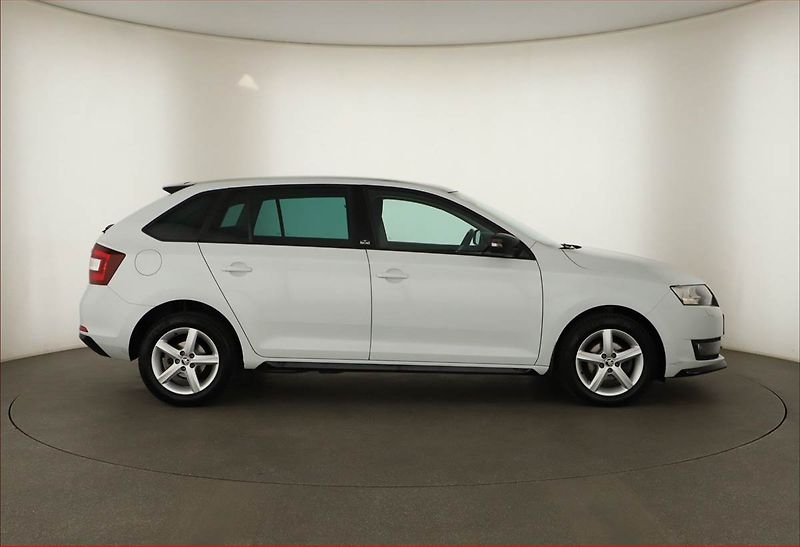 Škoda Rapid (2015) Spaceback 1.4 TDI, Automat - fotka 6 z 19