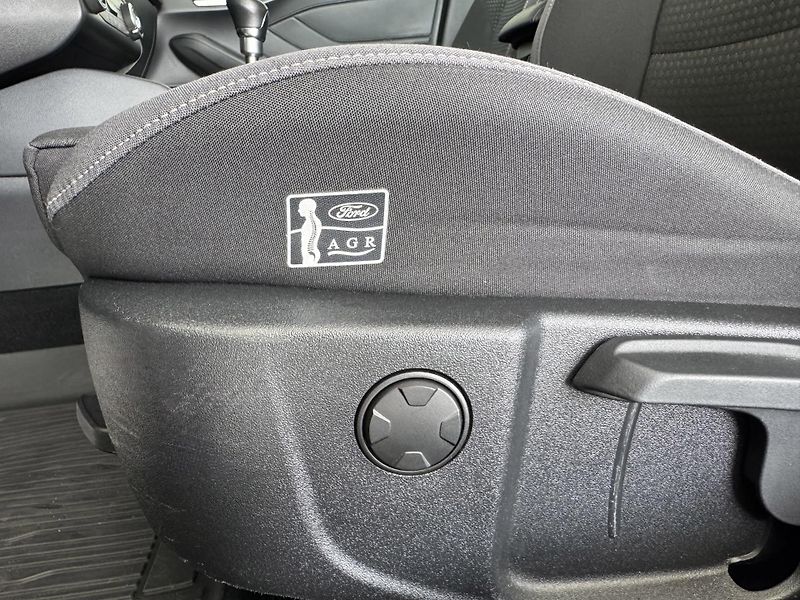 Ford Focus 1,5TDCi 88kW*Navi*Vyhř.Volant - fotka 28 z 32