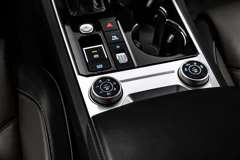 Volkswagen Touareg 210kW Rline Vzduch Masáže HuD - fotka 18 z 24