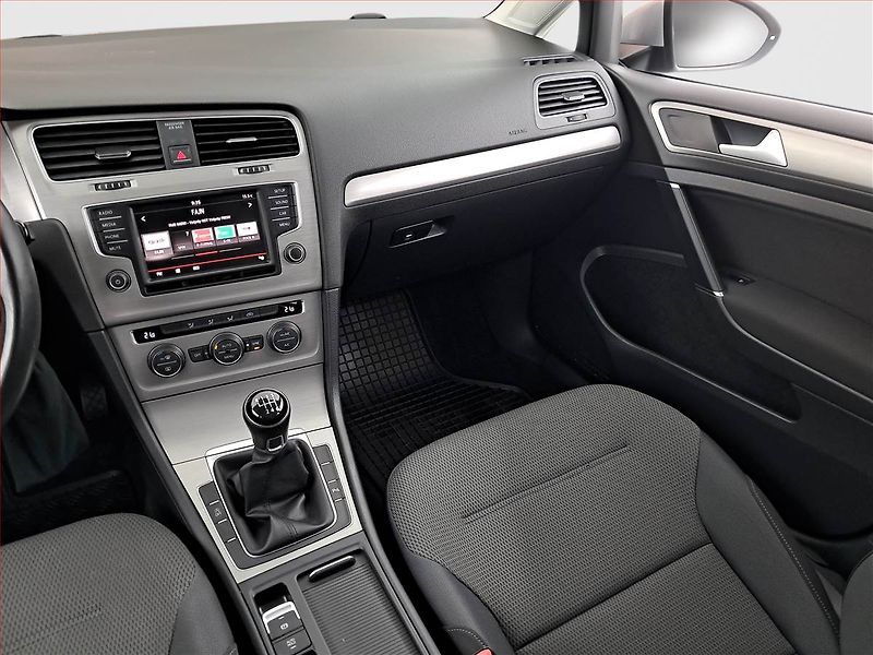 Volkswagen Golf (2016) 1.2 TSI, Serv.kniha, Tempomat - fotka 8 z 16