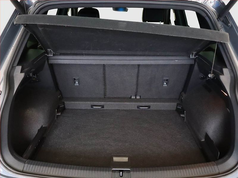 Volkswagen Tiguan (2021) R-Line 2.0 TDI - fotka 11 z 16