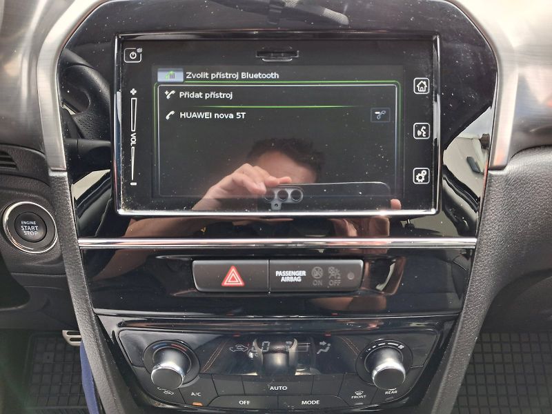 Suzuki Vitara (2017) Automat 4x4 1,4i 103kW - fotka 16 z 33