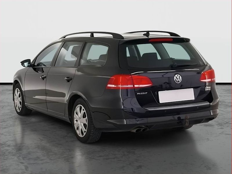 Volkswagen Passat (2011) 2.0 TDI, Serv.kniha, Navi - fotka 4 z 19