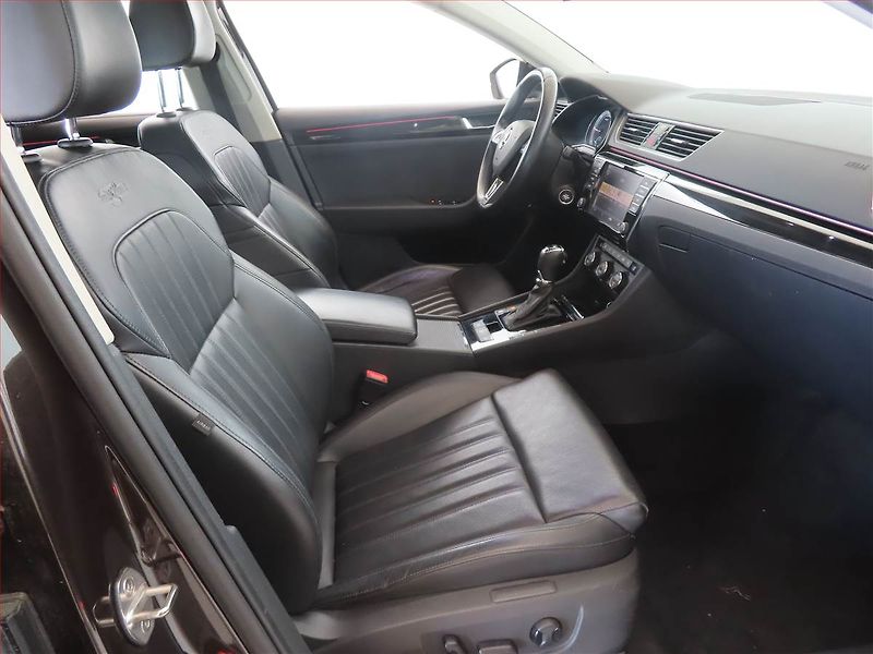 Škoda Superb (2016) Laurin&Klement 2.0 TDI, 4X4 - fotka 9 z 26